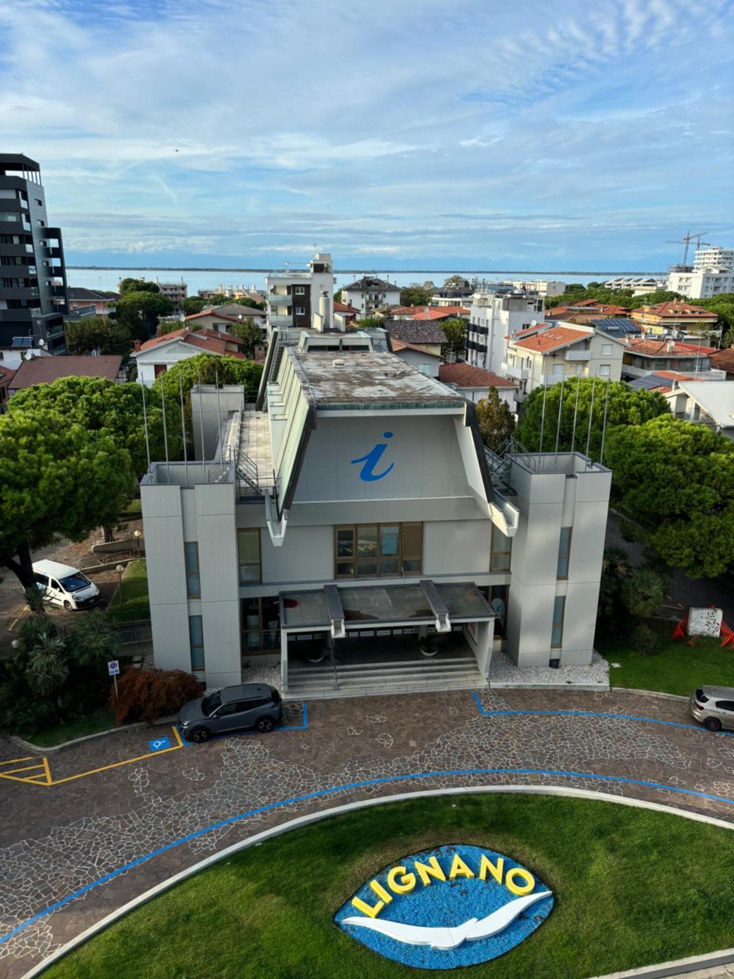 Fabfour Appartamento - Piazza Fontana Lignano Sabbiadoro Exterior photo